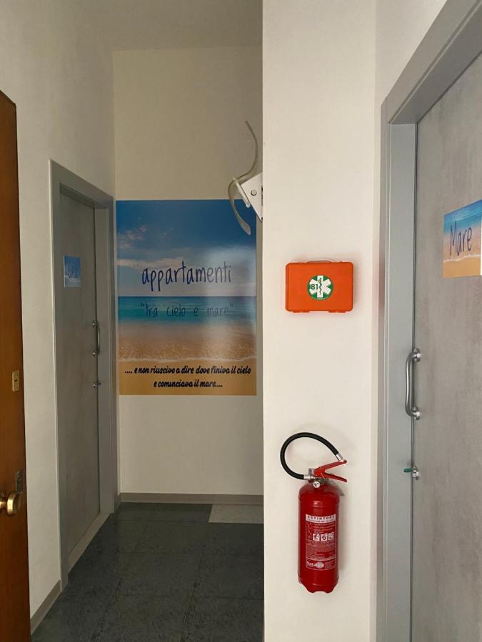 פיומבינו Appartamenti Tra Cielo E Mare מראה חיצוני תמונה
